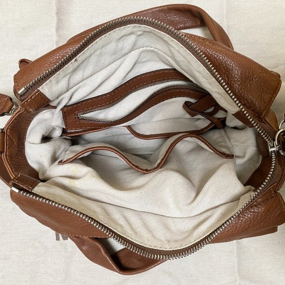 Michael Kors Leather Shoulder Bag w Crossbody Strap - Great Condition, RRP $349 - Picture 11 of 16